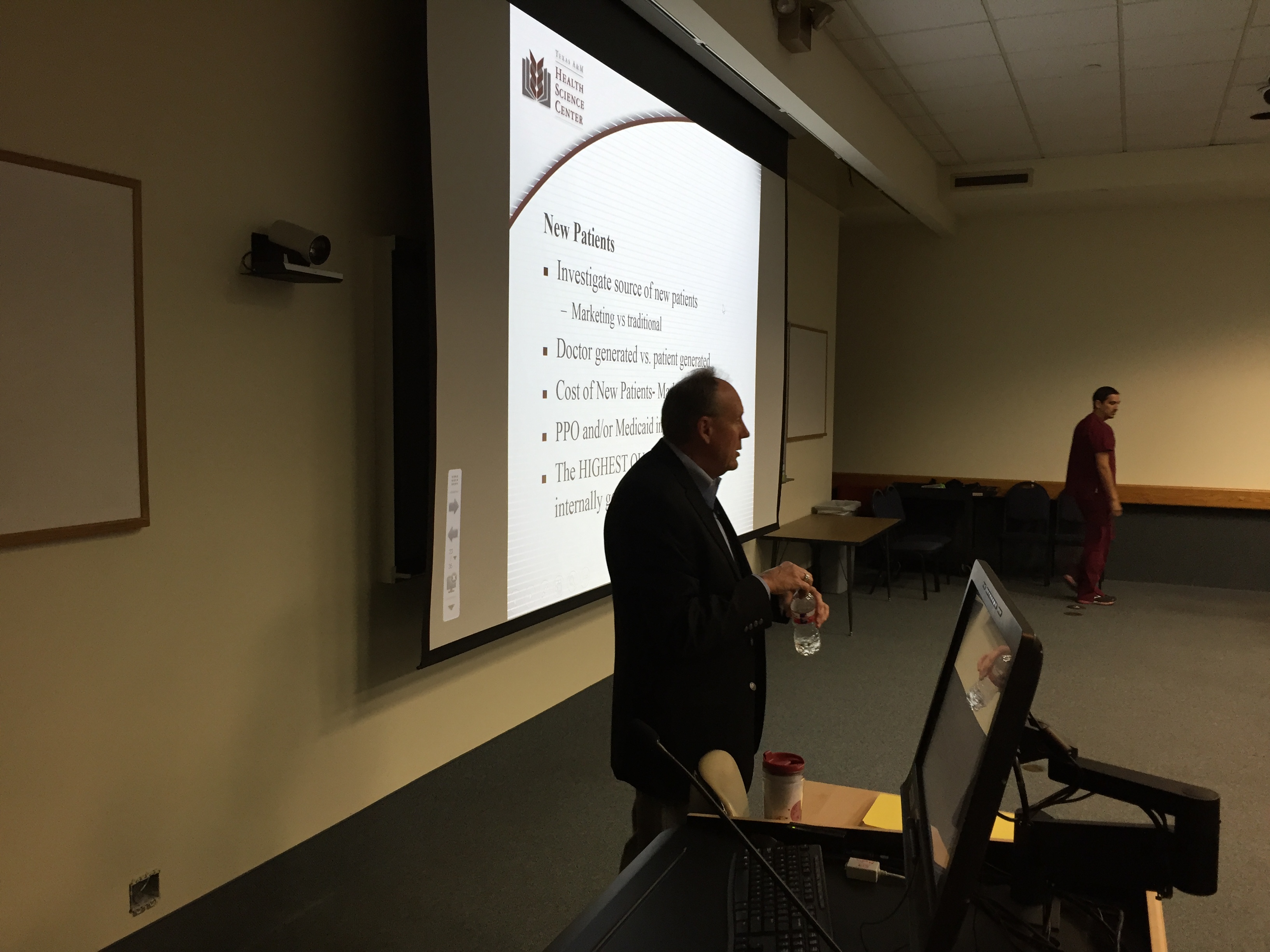 Dan Lewis presenting to Baylor College of Dentistry students